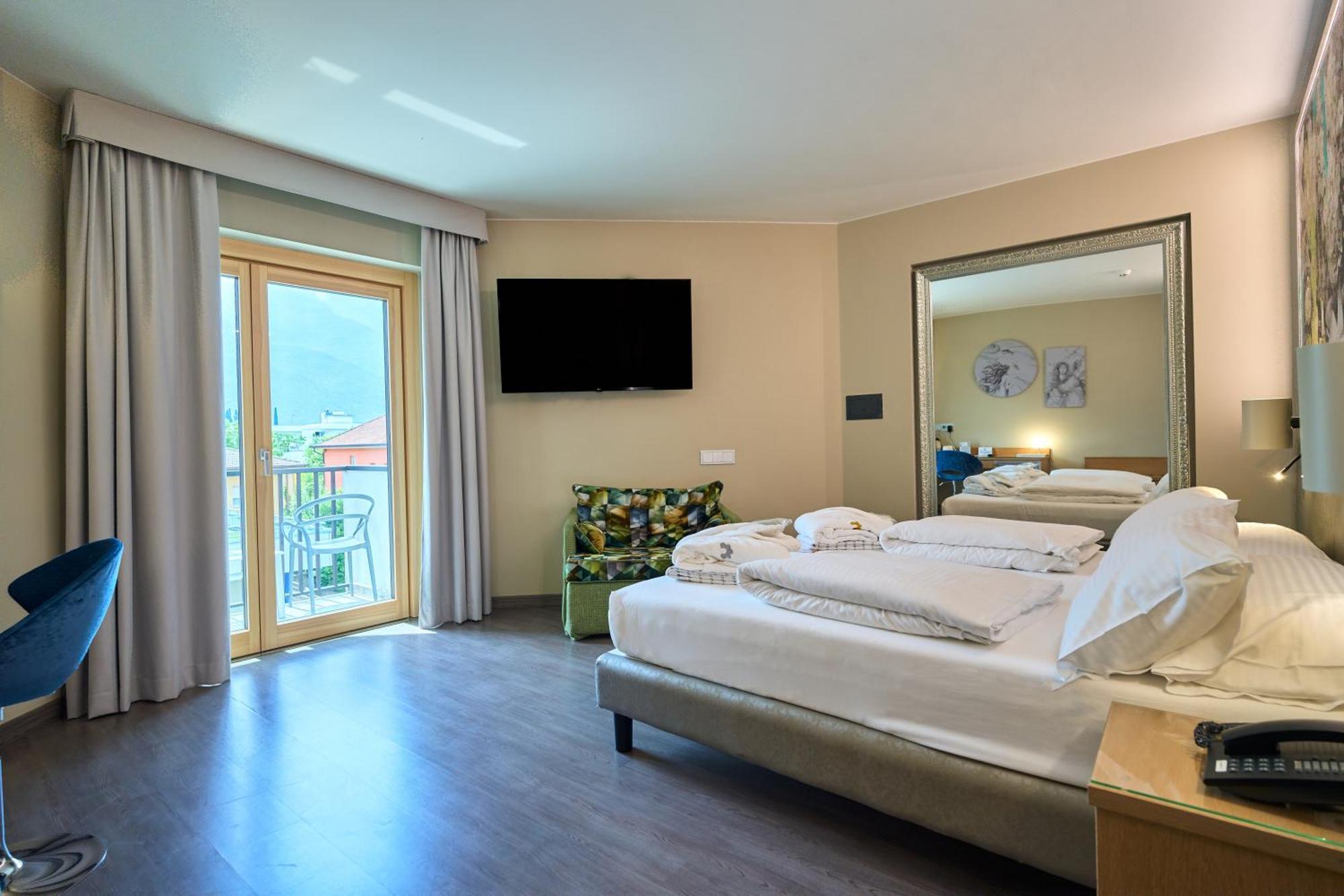 ריבה דל גארדה Parc Hotel Flora S מראה חיצוני תמונה