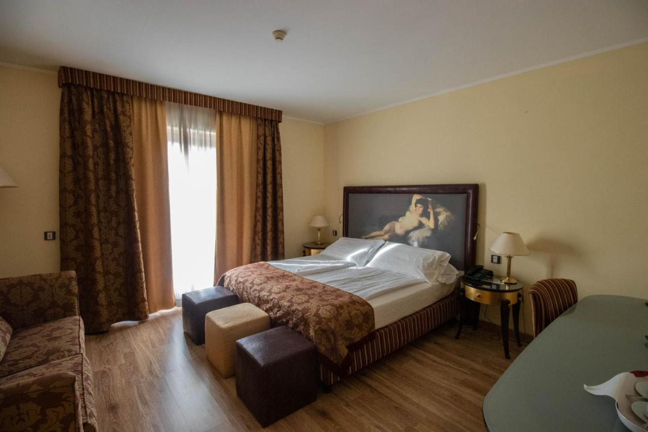 ריבה דל גארדה Parc Hotel Flora S מראה חיצוני תמונה
